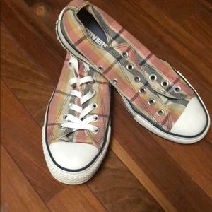 Adorable a Plaid Converse